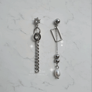 Urban Vibe Earrings - Silver