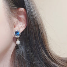 Load image into Gallery viewer, Navy Chic Earrings (April Chaekyung, Dreamcatcher Jiyu Earrings)