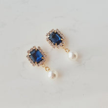 Load image into Gallery viewer, Navy Chic Earrings (April Chaekyung, Dreamcatcher Jiyu Earrings)