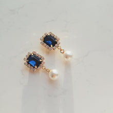 Load image into Gallery viewer, Navy Chic Earrings (April Chaekyung, Dreamcatcher Jiyu Earrings)