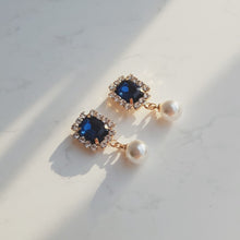 Load image into Gallery viewer, Navy Chic Earrings (April Chaekyung, Dreamcatcher Jiyu Earrings)