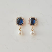 Load image into Gallery viewer, Navy Chic Earrings (April Chaekyung, Dreamcatcher Jiyu Earrings)