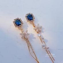 Load image into Gallery viewer, Diamond Petals Earrings - Navy ver. (fromis_9 Nakyung, Weki Meki Rina Earrings)