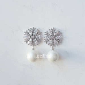 White Christmas Earrings - Bold ver.