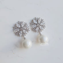 Load image into Gallery viewer, White Christmas Earrings - Bold ver.