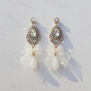 Antique White Ribbon Earrings (Oh My Girl YooA, Weki Meki Sei Earrings)