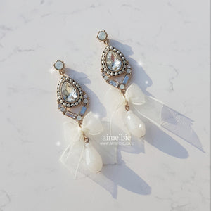 Antique White Ribbon Earrings (Oh My Girl YooA, Weki Meki Sei Earrings)