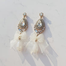 Load image into Gallery viewer, Antique White Ribbon Earrings (Oh My Girl YooA, Weki Meki Sei Earrings)