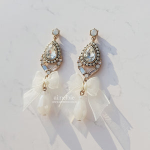 Antique White Ribbon Earrings (Oh My Girl YooA, Weki Meki Sei Earrings)