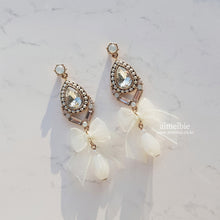 Load image into Gallery viewer, Antique White Ribbon Earrings (Oh My Girl YooA, Weki Meki Sei Earrings)