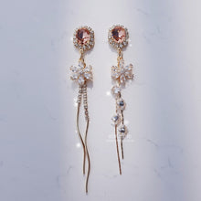Load image into Gallery viewer, Diamond Petals Earrings - Peach Pink ver.