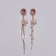 Load image into Gallery viewer, Diamond Petals Earrings - Peach Pink ver.