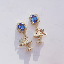 Load image into Gallery viewer, Royal Fountain Earrings