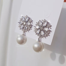 Load image into Gallery viewer, White Christmas Earrings - Bold ver.