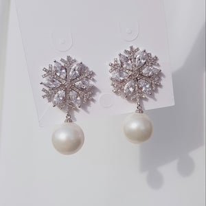 White Christmas Earrings - Bold ver.