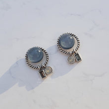 Load image into Gallery viewer, Cream Blue Planet Earrings
