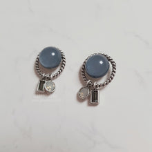 Load image into Gallery viewer, Cream Blue Planet Earrings