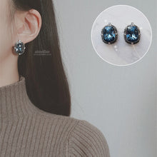 Load image into Gallery viewer, Antique Deep Blue Earrings (April Naeun, Yukika Earrings)