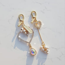 Load image into Gallery viewer, aimelbie Heart Earrings (Oh My Girl YooA Earrings)