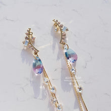 Load image into Gallery viewer, The Spring Elf (Weki Meki Suyeon Earrings)