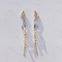 Load image into Gallery viewer, The Spring Elf (Weki Meki Suyeon Earrings)