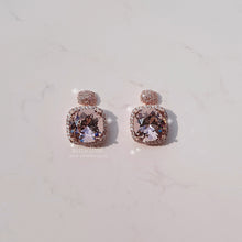 Load image into Gallery viewer, Vintage Rose Square Earrings