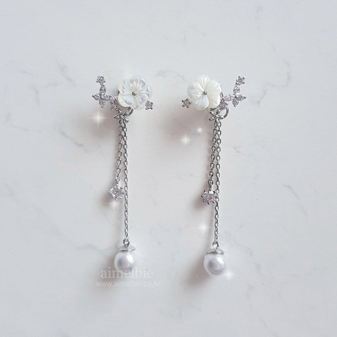 Pure Flower Earrings (SBS Sumin Kim Anchor Earrings)