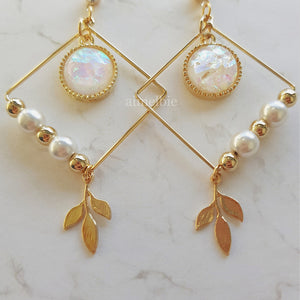 White Dream Catcher Earrings (LOONA Yves, Miss Trot Hongja Earrings)