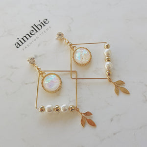 White Dream Catcher Earrings (LOONA Yves, Miss Trot Hongja Earrings)