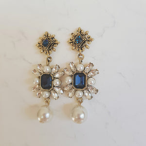 Elizabeth earrings - Navy (April Yena Earrings)