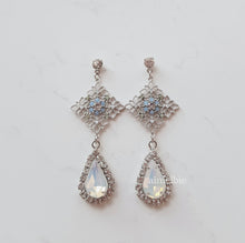 Load image into Gallery viewer, The Ice Chandelier Earrings - Simple