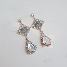 Load image into Gallery viewer, The Ice Chandelier Earrings - Simple