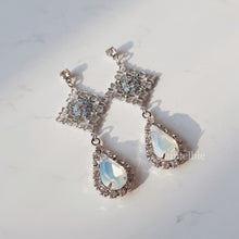 Load image into Gallery viewer, The Ice Chandelier Earrings - Simple