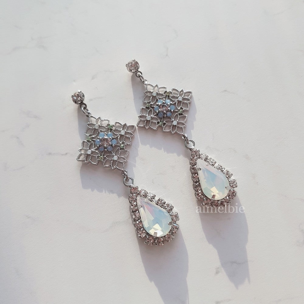 The Ice Chandelier Earrings - Simple