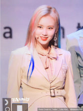 Load image into Gallery viewer, Teardrops of the Peach Planets (Lovelyz Kei, Weki Meki Elly earrings)