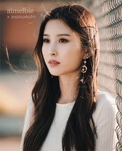 Load image into Gallery viewer, Teardrops of the Peach Planets (Lovelyz Kei, Weki Meki Elly earrings)