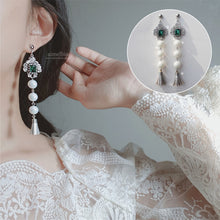 Load image into Gallery viewer, Antique Emerald Palace Earrings