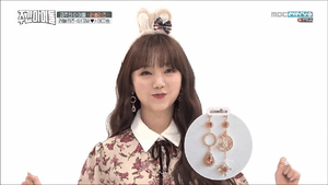 Teardrops of the Peach Planets (Lovelyz Kei, Weki Meki Elly earrings)