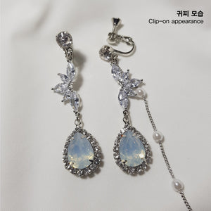 Heavenly Crystal Earrings - White Opal ver.