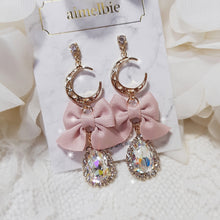 Load image into Gallery viewer, Rosequartz Moon Earrings (Kep1er Huening Bahiyyih, Weki Meki Yoojung Earrings)