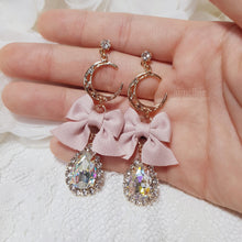 Load image into Gallery viewer, Rosequartz Moon Earrings (Kep1er Huening Bahiyyih, Weki Meki Yoojung Earrings)