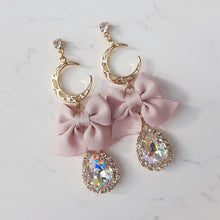 Load image into Gallery viewer, Rosequartz Moon Earrings (Kep1er Huening Bahiyyih, Weki Meki Yoojung Earrings)