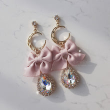 Load image into Gallery viewer, Rosequartz Moon Earrings (Kep1er Huening Bahiyyih, Weki Meki Yoojung Earrings)