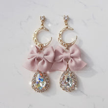 Load image into Gallery viewer, Rosequartz Moon Earrings (Kep1er Huening Bahiyyih, Weki Meki Yoojung Earrings)