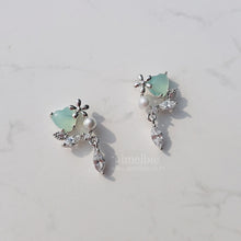 Load image into Gallery viewer, Mint Dew Earrings
