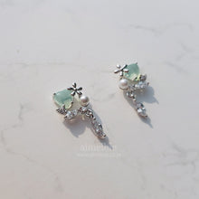 Load image into Gallery viewer, Mint Dew Earrings
