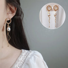 Load image into Gallery viewer, Golden Wave Earrings