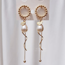 Load image into Gallery viewer, Golden Wave Earrings
