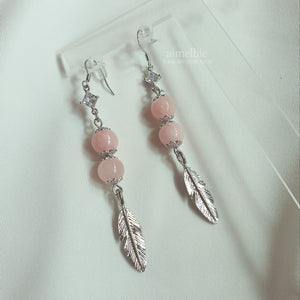 Rosy Feather Earrings (fromis_9 Jiwon, LOONA Olivia Hye Earrings)