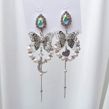 Load image into Gallery viewer, Queen Butterfly Earrings